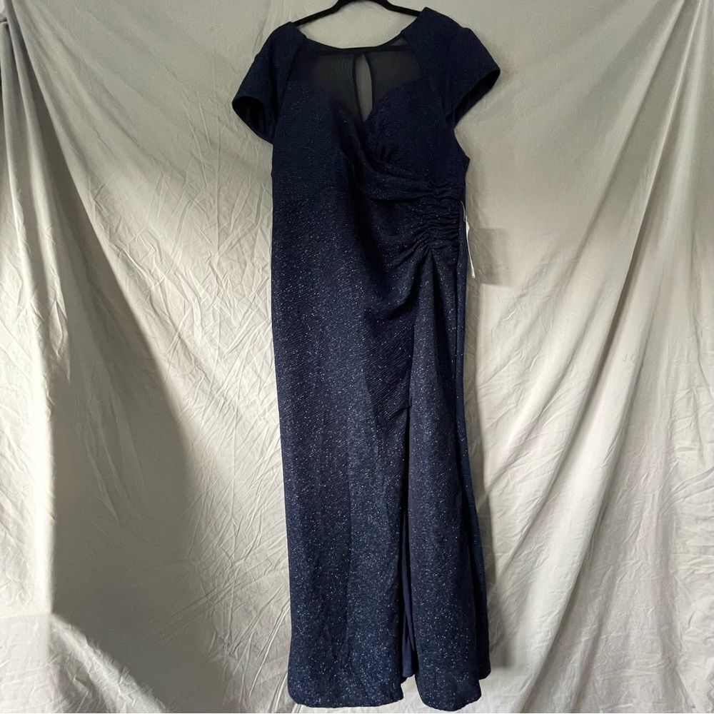 NIGHTWAY Women's Illusion-Trim Cap-Sleeve Gown